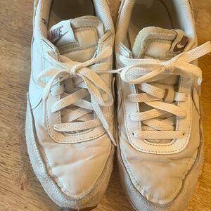 Nike waffle debut Size 8.5 DH9523 white exposed foam tongue, great condition